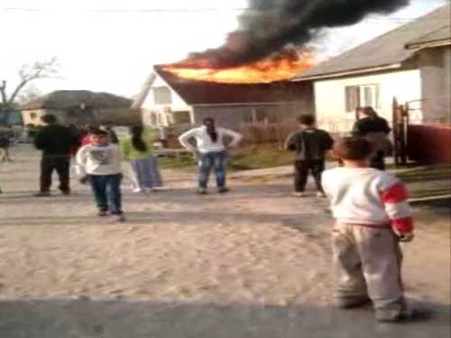 Foto Incendiu Finteusu Mic (c) eMaramures.ro